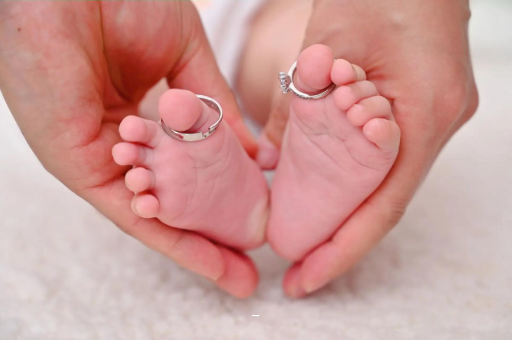 大连宝宝脸上长黑点 大连宝宝脸上长黑点